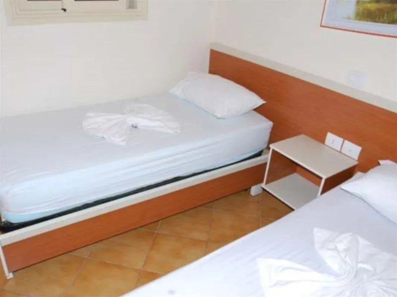 Hotel Olympia Touristic Village Radhimë 4*,